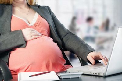 Как правильно написать заявление на перевод на легкий труд по беременности