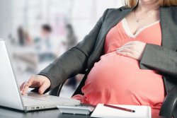Как написать заявление о пособии по беременности и родам